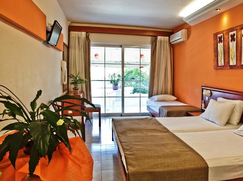 קרפאטוס Miramare Bay Hotel מראה חיצוני תמונה
